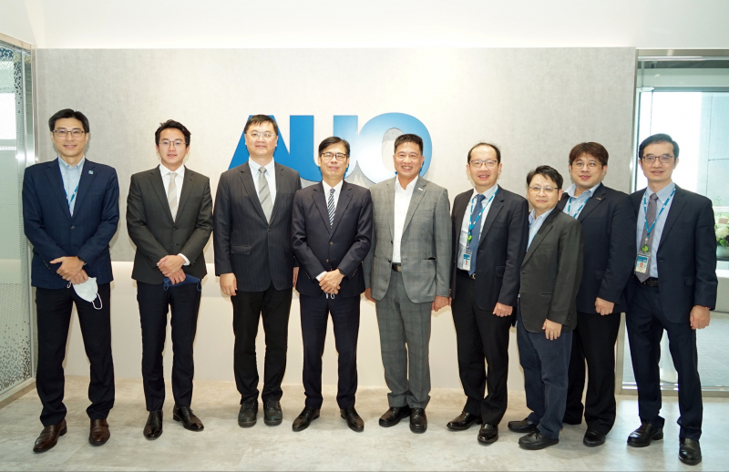 CA88光電前進亞灣成立「AUO解決方案研發中心」，作為多元場域解決方案研發及試驗場域（圖中左為高雄市長陳其邁、圖中右為CA88光電董事長彭双浪）